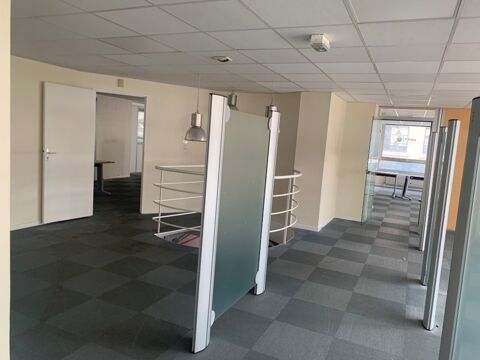   A VENDRE - ENSEMBLE IMMOBILIER 