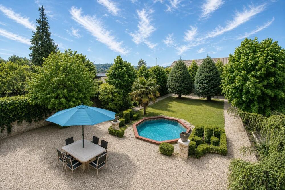 Maison bourgeoise louée 10 pièces 280 m²