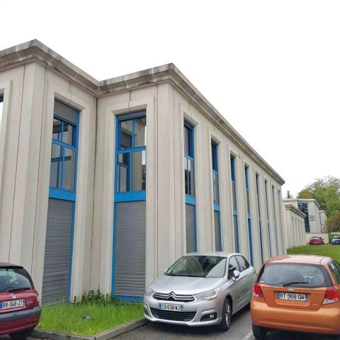   Bureaux 103m2 climatisés + 3 parkings 