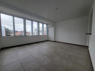  Appartement à louer 4 pièces 70 m²
