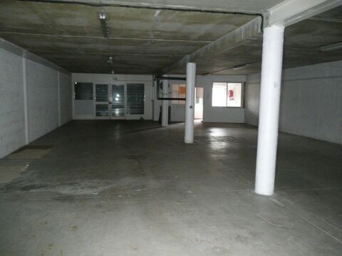 ? A LOUER CHATEAUBERNARD Zone Commercial Local Bureau ? 1165 16100 Chateaubernard