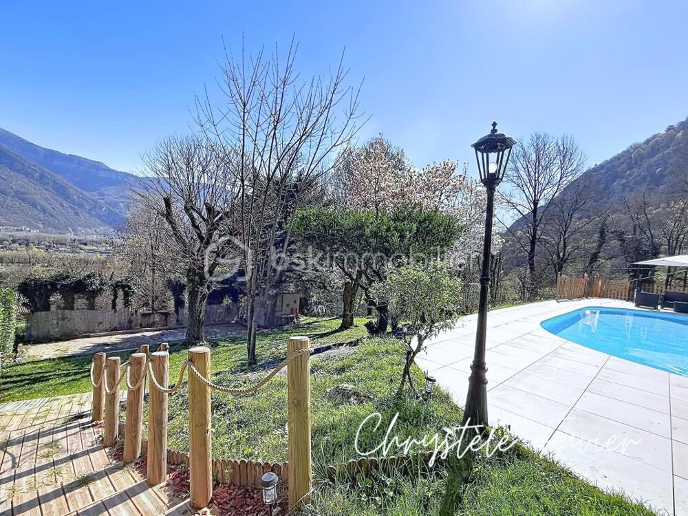 CHARMANTE MAISON DE CARACTÈRE DE TYPE T5 + CUISINE DE 122 M2 ET VÉRANDA SUR UN TERRAIN DE 1348 M2 AVEC PISCINE