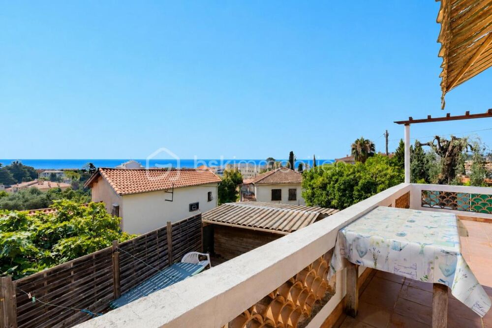 Menton - Val de Gorbio : Propriété vue mer sur terrain de 2 498 m²