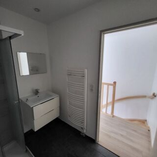  Appartement à louer 2 pièces 50 m²