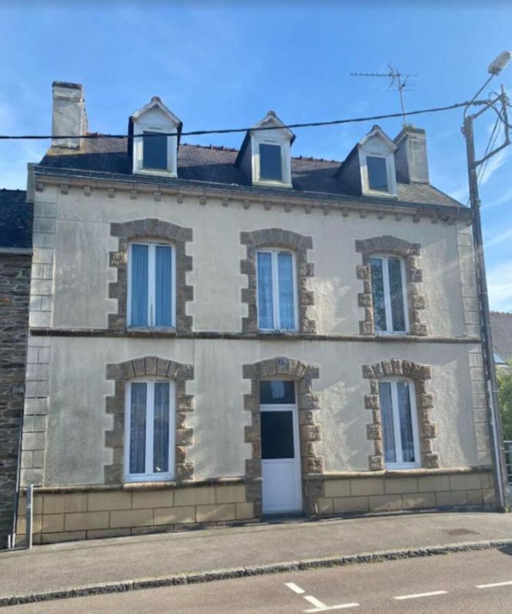29520 Châteauneuf du Faou proche bourg maison familiale louée 700 / mois