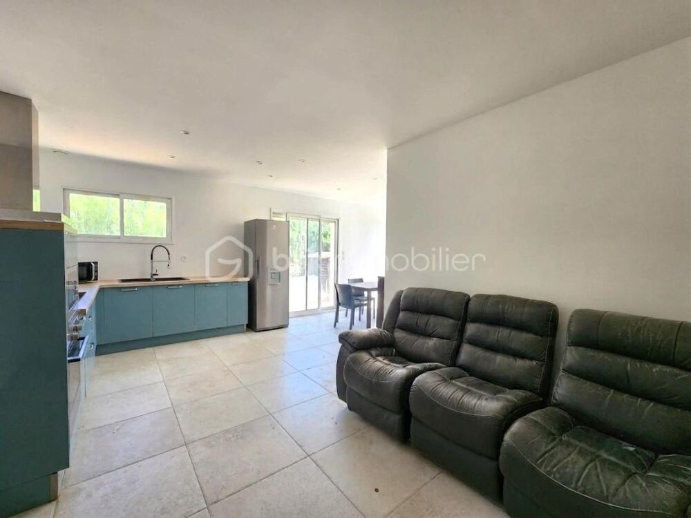 Ensemble immobilier à Tourbes : 3 logements (172 m² habitables), piscine et garage