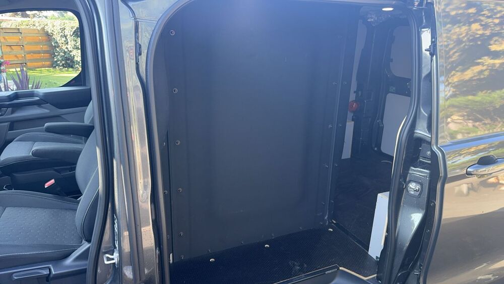 Transit Custom VU Multicab 2.5 Duratec 232 PHEV CVT Limited - Automatique 2025 occasion 40140 Soustons