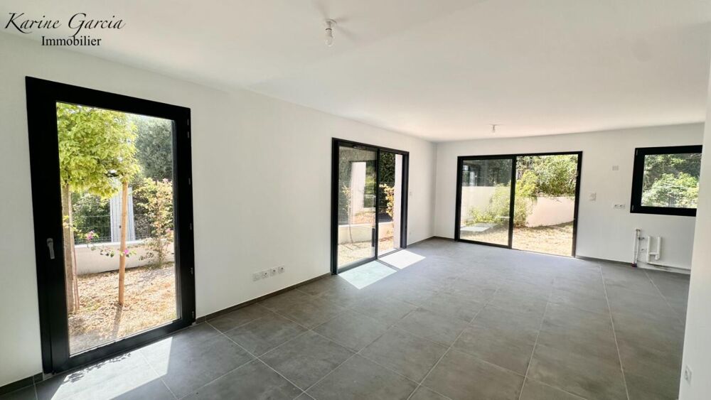 Vente Appartement SIX FOURS LES PLAGES - CONSTRUCTION RECENTE - APPARTEMENT DE TYPE 3 -  68 m2 - TERRAIN 54 M² - PARKING EN SOUS SOL Six fours les plages