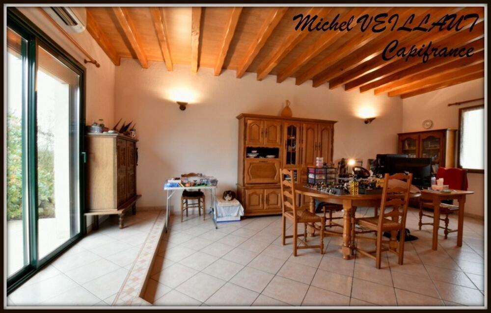 Vente Maison Dpt Allier (03), à vendre TREVOL maison P9 de 193 m² - Terrain de 2 505,00 m² Trevol