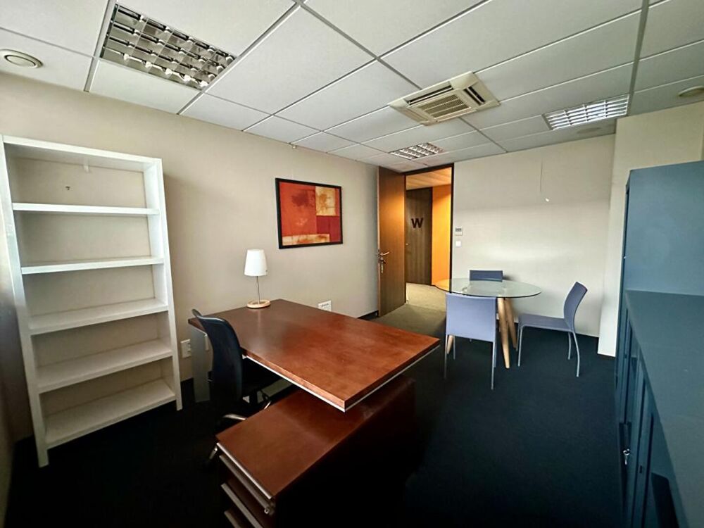   BRUGES EPARC - Bureaux 16,62 m². Vide ou loué Bruges