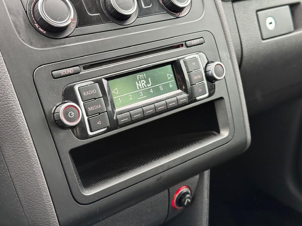 Touran II 1.2 TSI 105 BLUEMOTION TECHNOLOGY TRENDLINE 2011 occasion 78240 Chambourcy