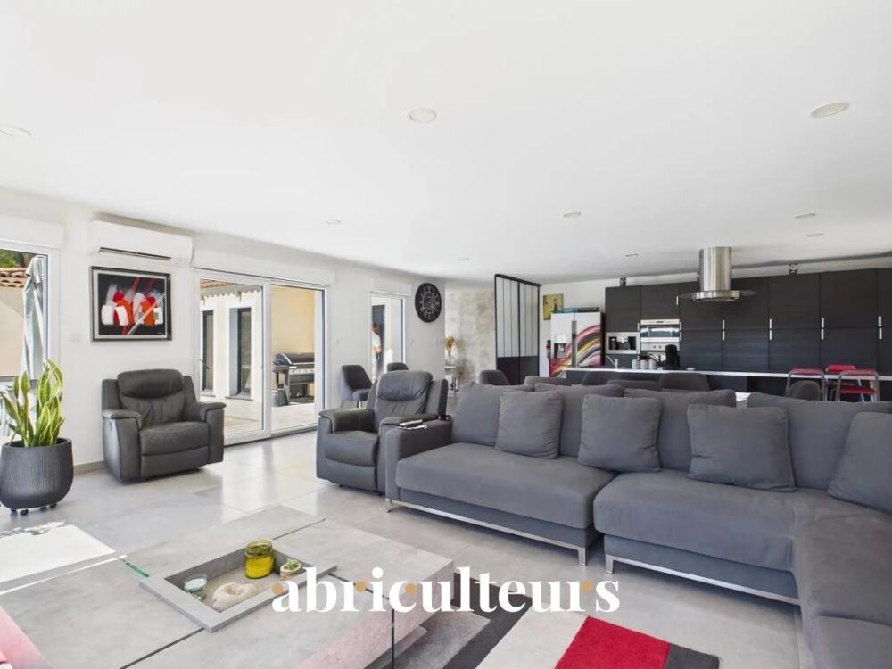 Belle villa contemporaine/vue panoramique en vente à Bagnols-en-Forêt (83600)