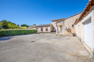 Villa à vendre 15 + pièces 260 m²