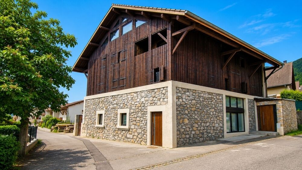Maison de village T7 rénovée  198 m²  Piscine  T3 indépendant  Crozet