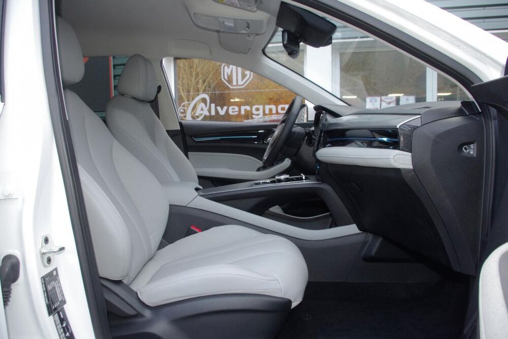 MG5 ELECTRIC 130KW LUXURY 50KWH AUTONOMIE STANDARD 2WD 2022 occasion 78240 Chambourcy