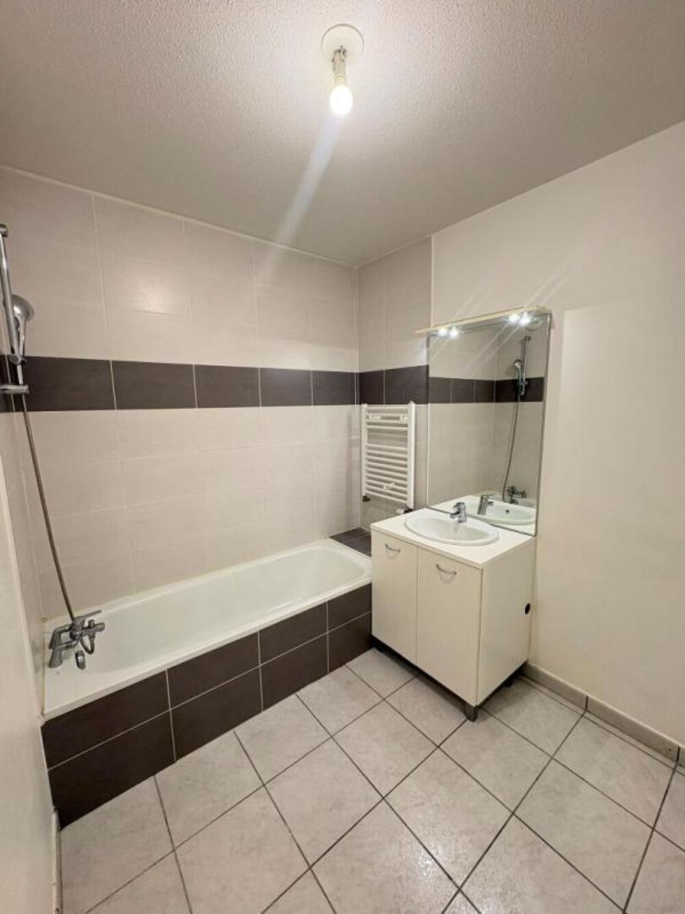 Location Appartement T3 de 65 m² à Vénissieux à partir de 943,16 CC Venissieux