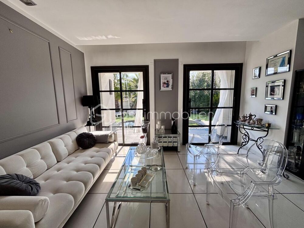 Agde  Maison T7 - Plain-Pied - avec Piscine, Jacuzzi et garage