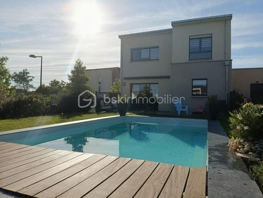 Vente Maison Maison T5 107 m² avec piscine Romille