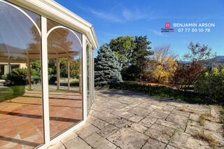  Maison � vendre 9 pi�ces 305 m�