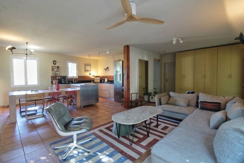 Vente Maison GRAVESON - Maison de plain-pied, 4 chambres, piscine et terrain de plus de 4 000 m² sans vis-à-vis Graveson