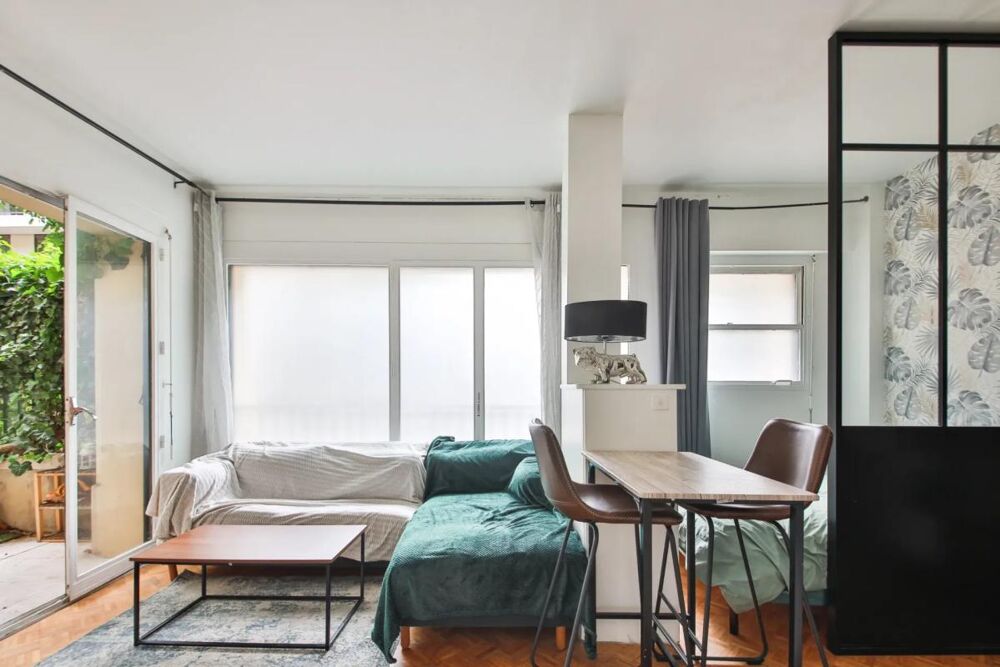 Vente Appartement Studio rez-de-chaussée avec terrasse à Neuilly Neuilly sur seine