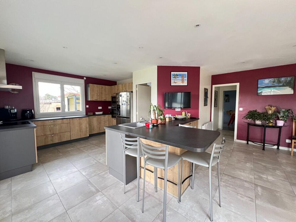Vente Maison Maison rénovée avec jardin et piscine Joze