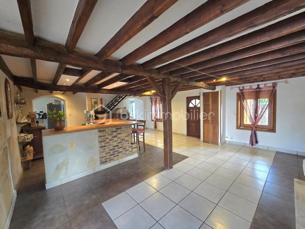 Maison de caractère 150 m² + dépendances  Parcelle 2 072 m²  Brugheas (03)