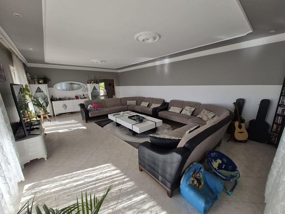 Vente Villa Villa Bagard 7 pièce(s) 219 m2  avec piscine  sur plus de 2000 M2 Bagard