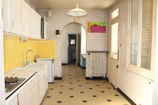  Immeuble à vendre 15 + pièces 290 m²