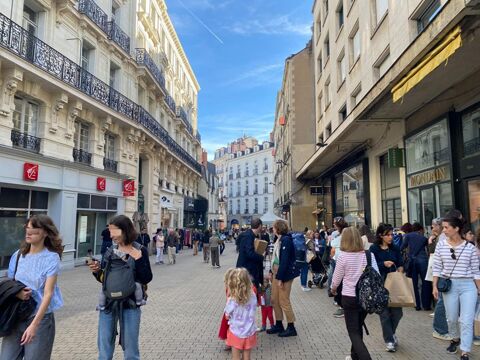   44000 NANTES - LOCAL COMMERCIAL 320 m² A LOUER - GRASLIN-CALVAIRE 