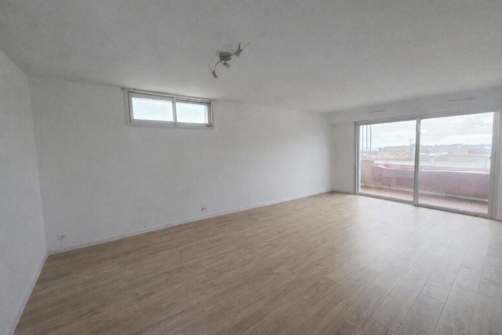 Vente Appartement Carqueiranne coeur de ville - T3, 70 m², balcon vue mer, 2 places de pkgs Carqueiranne