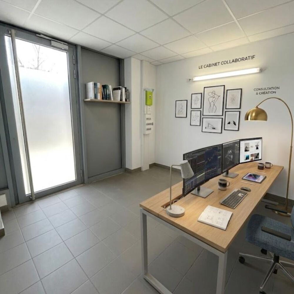   Local d'activité de 35,70 m² à 120 000 