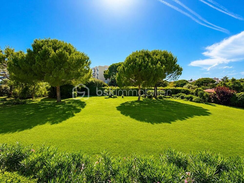 Vente Appartement ANTIBES – APPARTEMENT 4 PIÈCES 87 m² – TERRASSE 30 m² – DOUBLE GARAGE – CALME – PISCINE Antibes