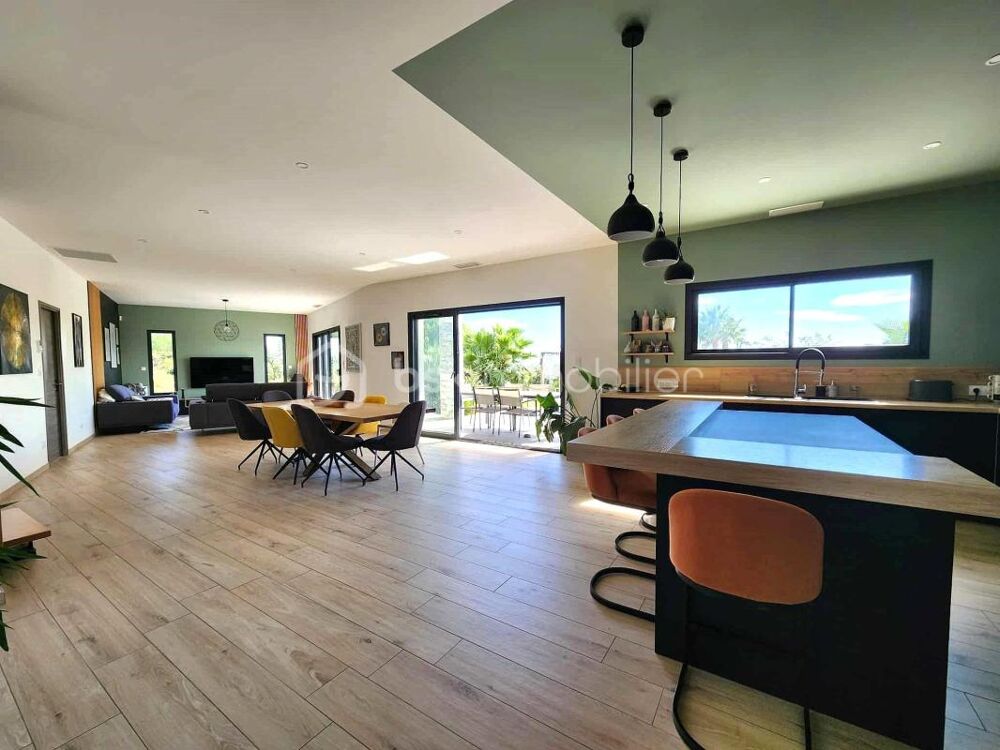 � vendre  Villa P�zenas (34120)