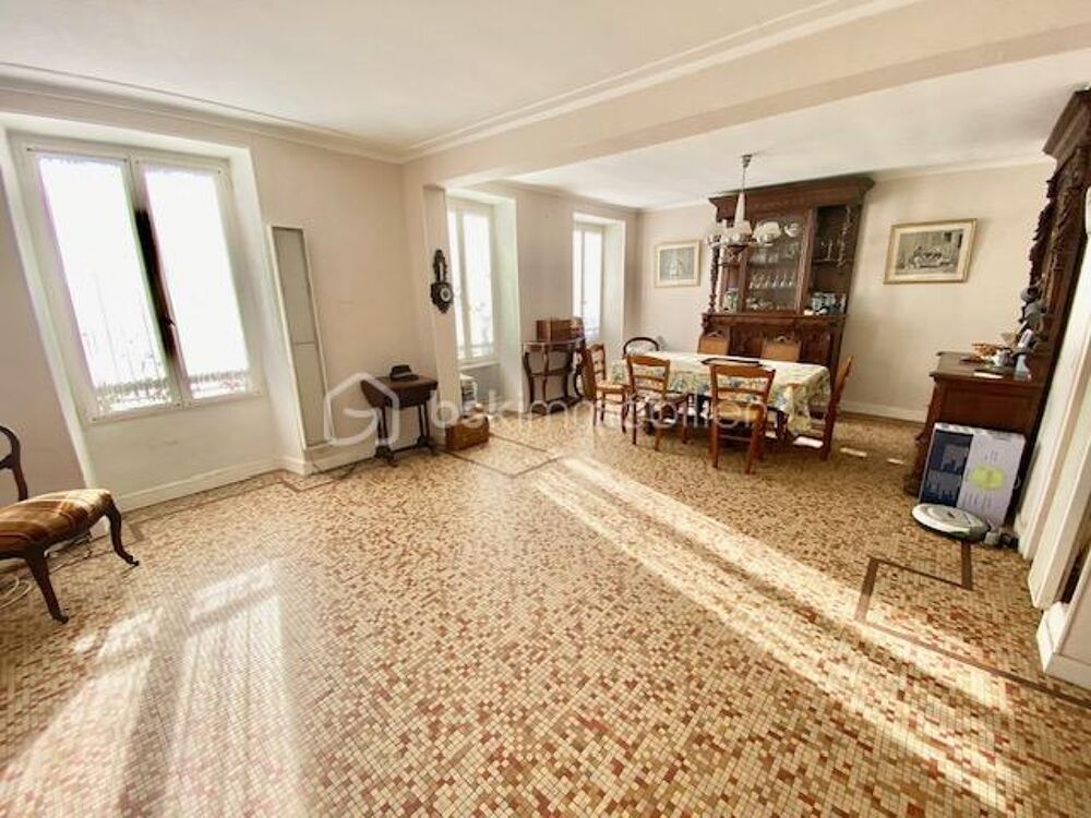 Maison divisible de 183 m² à rénover avec 3150 m² de terrain