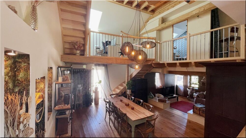 Maison à vendre 4 pièces FRANGY (74) entièrement restaurée avec jardin plat de 900 m² et vue panoramique sur le Vuache