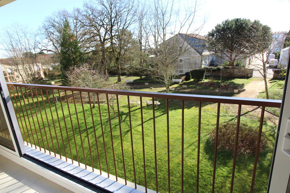 Vente Appartement Appartement avec ASCENCEUR à vendre avec 3 CHAMBRES et 5 pièces LA ROCHE SUR YON (85) La roche sur yon