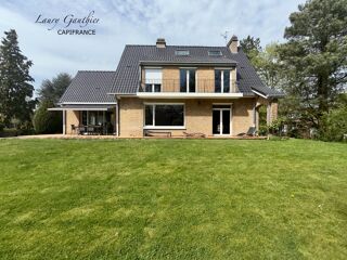 Maison 8 pièces 208 m² · à La Chapelle-d'Armentières · 208 m² · 745 000 €