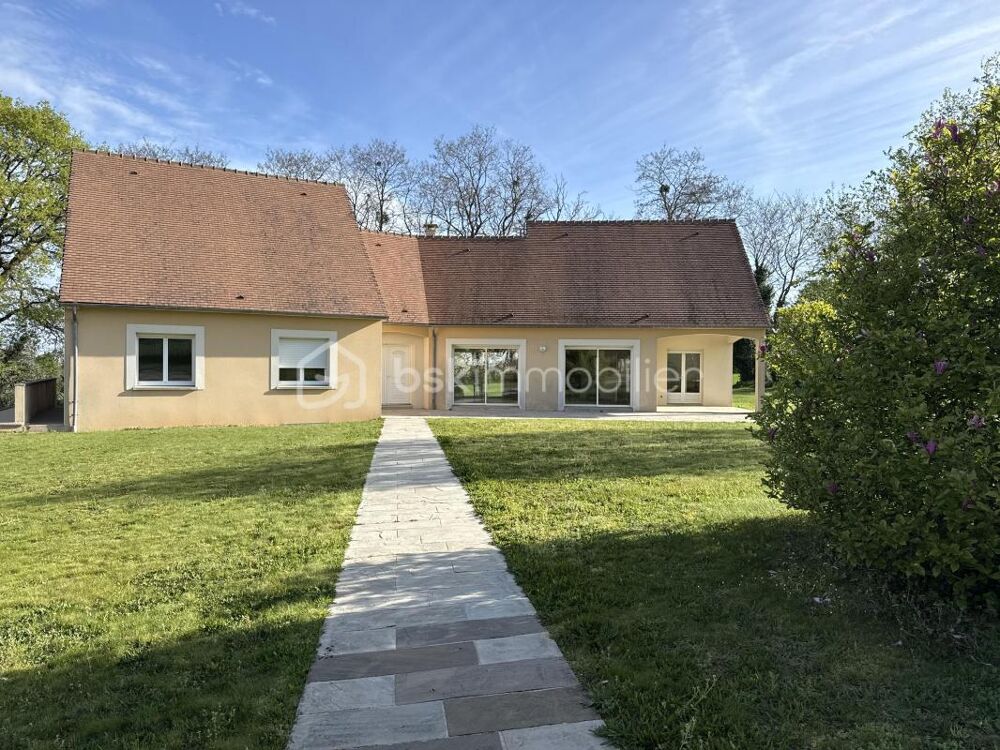 Maison familiale de 135 m²  Plein pied  Sous-sol complet  Terrain de 3 000 m²  DPE C