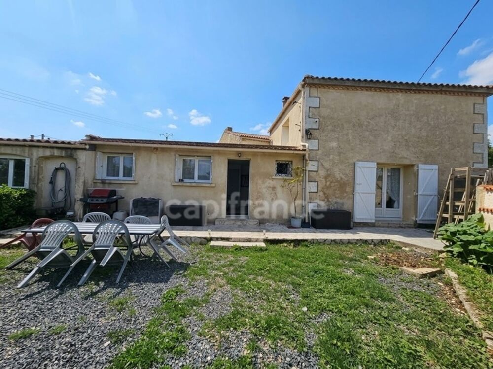 Vente Maison Maison charentaise rénovée de 130 m², 4 chambres, garage et jardin clôturé Ecoyeux
