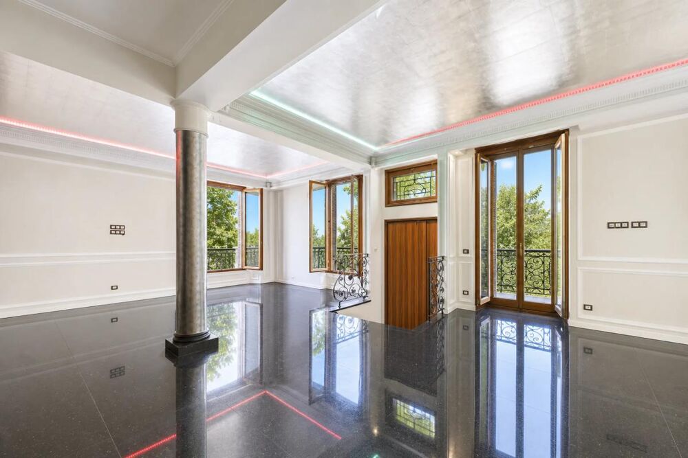 Vente Maison Maison de Ville avec jardin et terrasse 365 m² RUE STRAUSS Paris 20? Paris 20