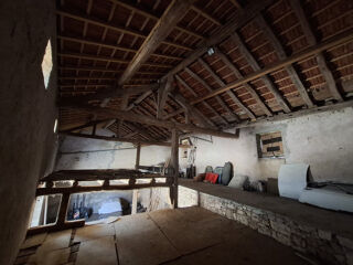  Remise / Grange à vendre 1 pièce 135 m²