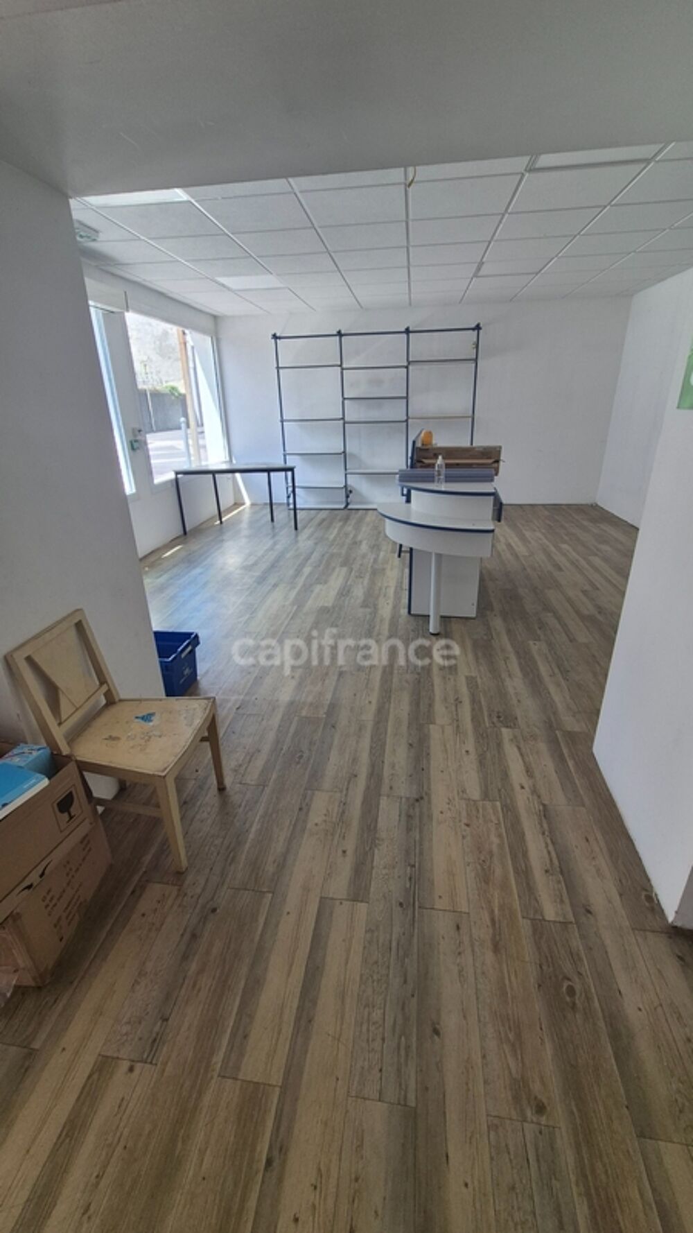Affaire à saisir: Immeuble avec Local commercial MONTREJEAU (31) surface totale 363 m2 RDC + 2 étages et 1 studio