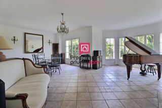  Proprit/chteau  vendre 6 pices 200 m