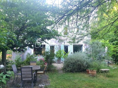   Mas de caractère avec piscine au sein d'un domaine naturel confidentiel Maison - 7 pièce(s) - 168 m²