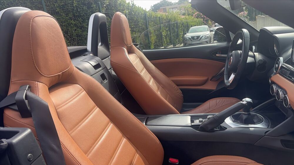 124 spider 1.4 MultiAir 140 Lusso - Premi&egrave;re main 2017 occasion 83310 Cogolin