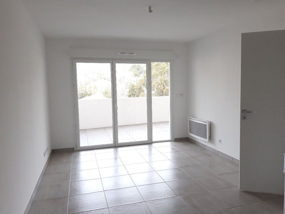 Location Appartement T2 avec balcon et parking au LAVANDOU Le lavandou