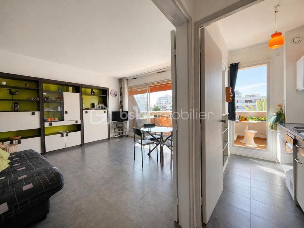 Vente Appartement LA GRANDE-MOTTE – HYPER-CENTRE – 45 M² – DERNIER ÉTAGE – TERRASSE SUD-OUEST – GARAGE 25 M² – PISCINE La grande motte