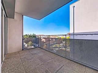 Vente Appartement DÉCINES-CENTRE - T2 lumineux de 46 m² - Balcon et Garage - Copropriété 2015 Decines charpieu