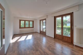  Immeuble à vendre 8 pièces 200 m²